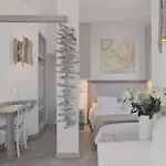 Отель Misiana *